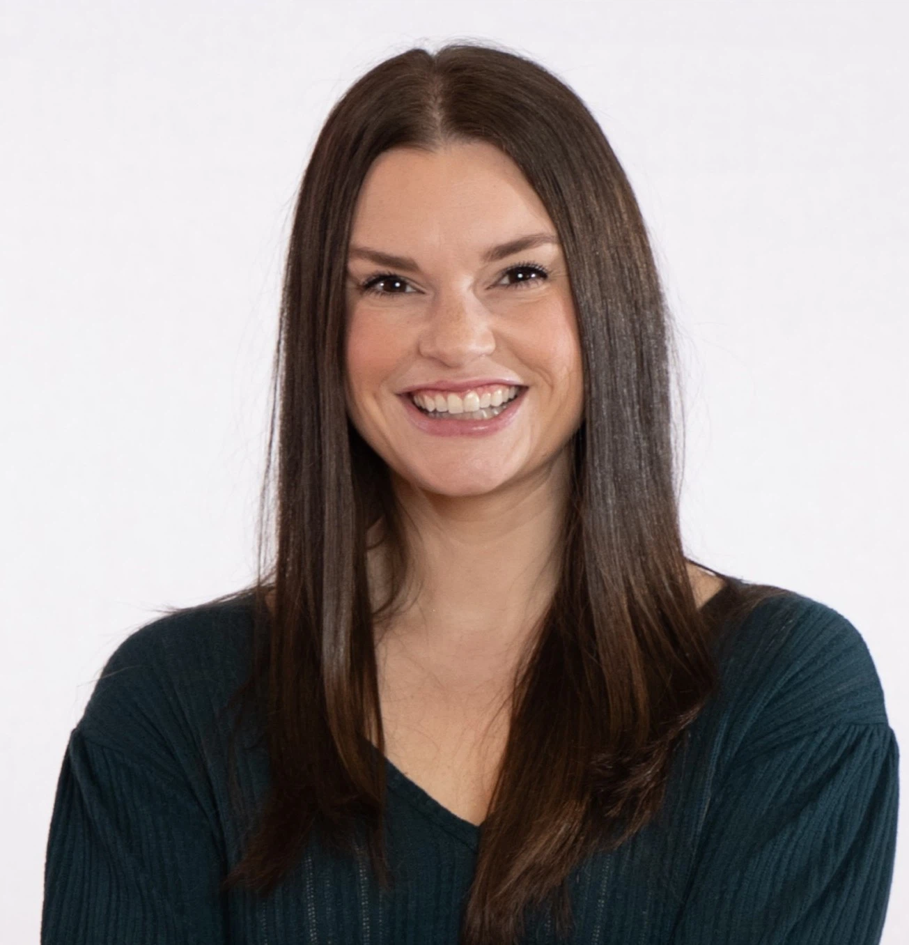 Dana Robertson Headshot